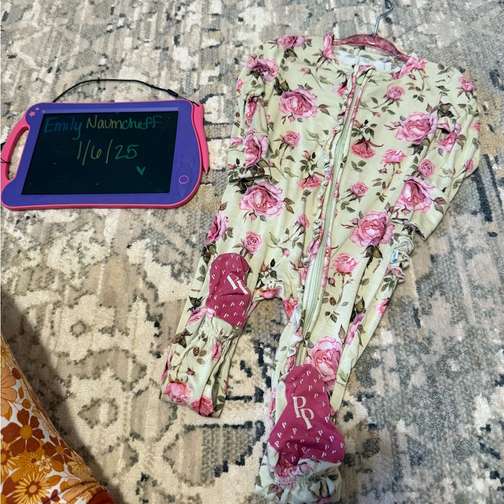 Posh Peanut convertible